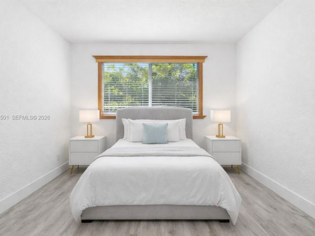 Дом в аренду по адресу 5725 NW 114th Path 114 - фото 7445824