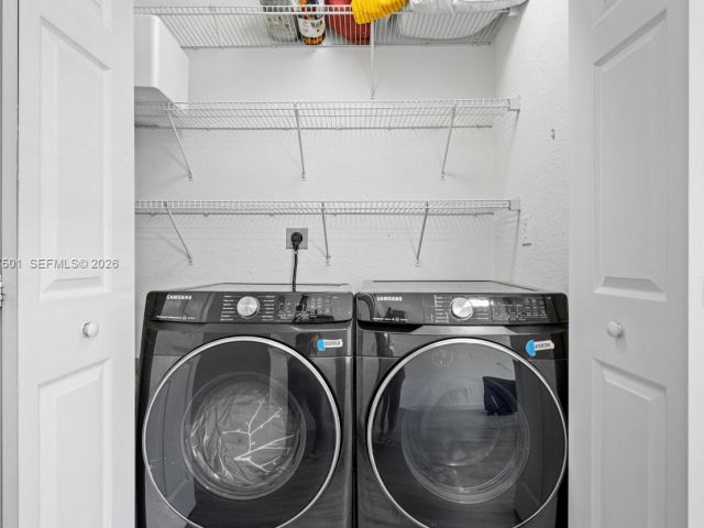 Дом в аренду по адресу 5725 NW 114th Path 114 - фото 7445825