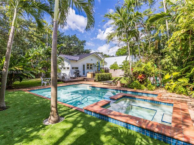 Дом в аренду по адресу 665 NE 120th St - фото 7483905