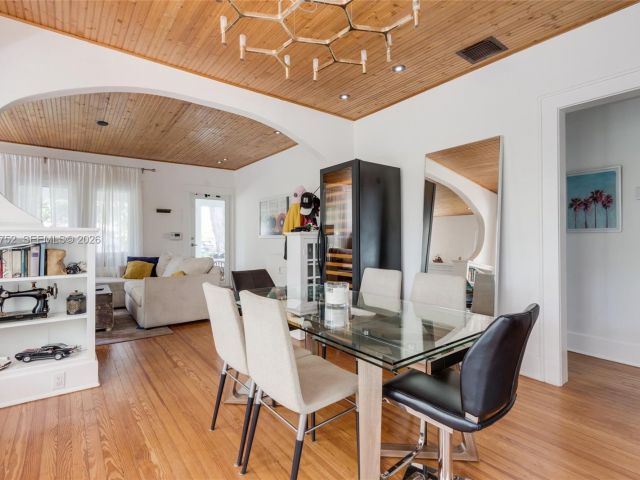 Дом в аренду по адресу 665 NE 120th St - фото 7483906