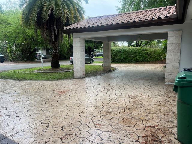 Продажа дома по адресу 6284 SW 26th St - фото 7493734