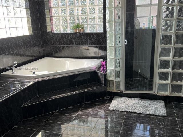 Продажа дома по адресу 6284 SW 26th St - фото 7493737