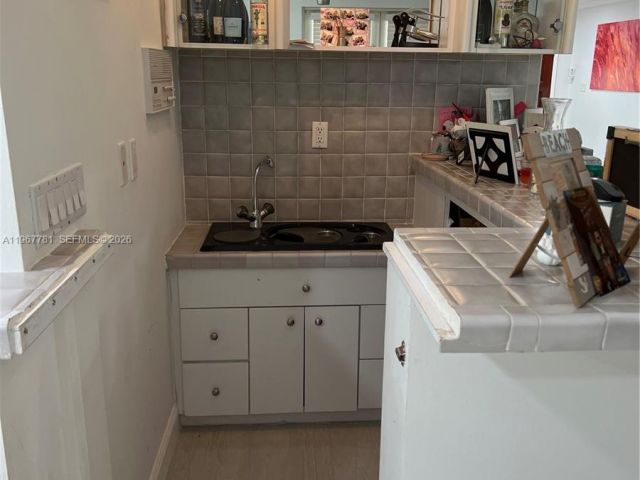 Продажа дома по адресу 6284 SW 26th St - фото 7493740