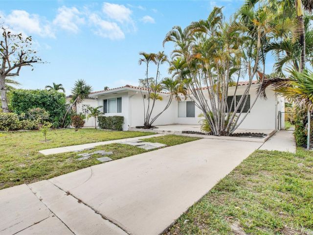 Дом в аренду по адресу 9372 Abbott Ave - фото 7446171