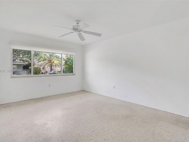 Дом в аренду по адресу 9372 Abbott Ave - фото 7446186