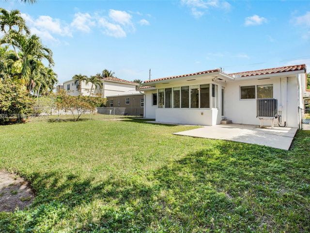 Дом в аренду по адресу 9372 Abbott Ave - фото 7446204