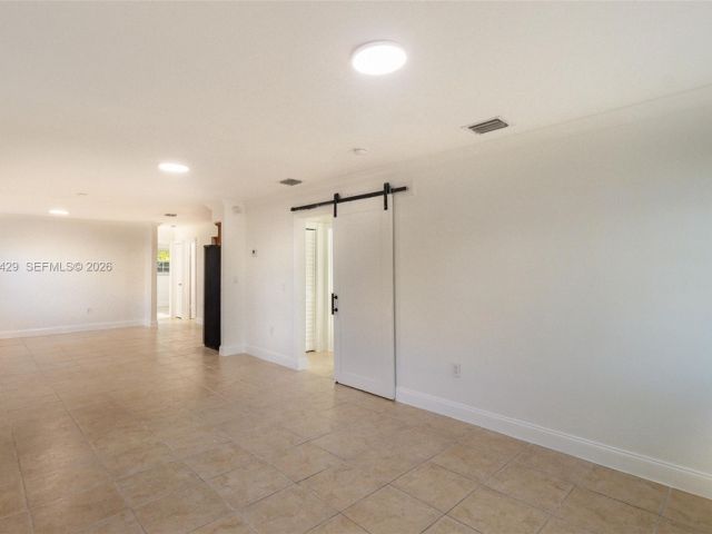 Продажа дома по адресу 1518 NW 65th St - фото 7446049