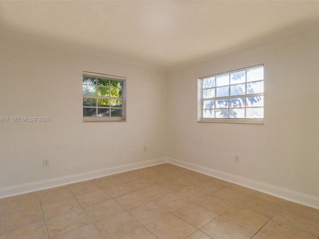 Продажа дома по адресу 1518 NW 65th St - фото 7446057