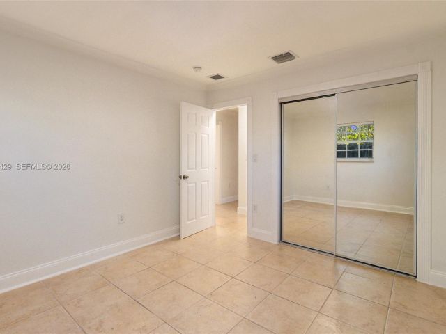 Продажа дома по адресу 1518 NW 65th St - фото 7446061