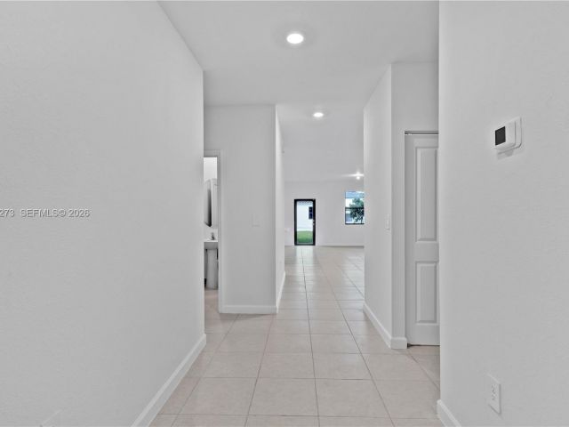 Дом в аренду по адресу 11947 SW 241st Ter 0 - фото 7493007