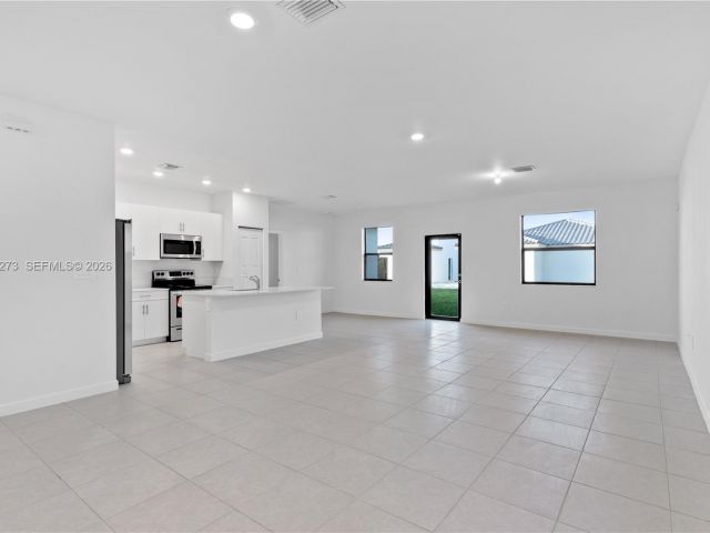 Дом в аренду по адресу 11947 SW 241st Ter 0 - фото 7493009