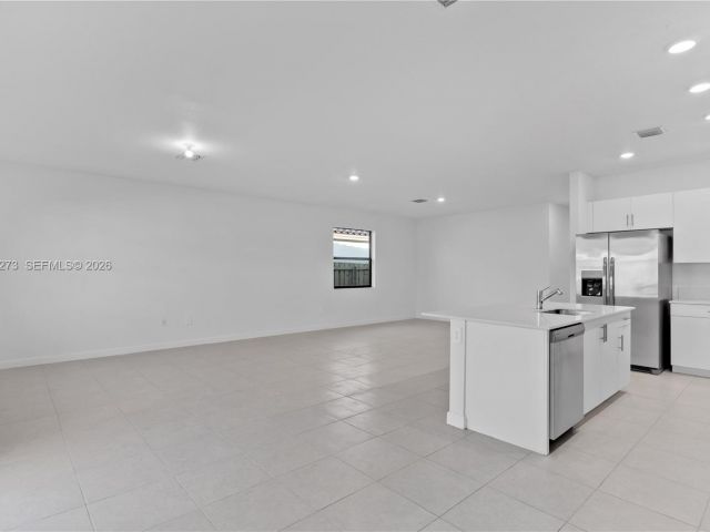 Дом в аренду по адресу 11947 SW 241st Ter 0 - фото 7493012