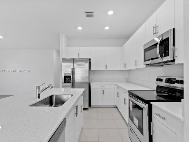 Дом в аренду по адресу 11947 SW 241st Ter 0 - фото 7493013