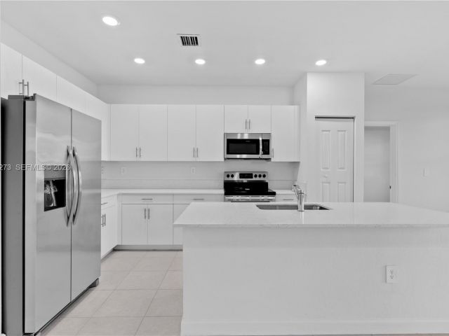 Дом в аренду по адресу 11947 SW 241st Ter 0 - фото 7493014