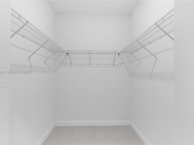 Дом в аренду по адресу 11947 SW 241st Ter 0 - фото 7493019