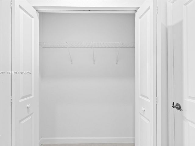 Дом в аренду по адресу 11947 SW 241st Ter 0 - фото 7493020