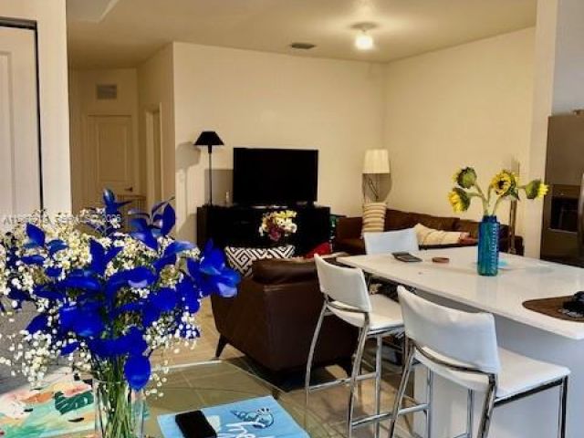 Продажа дома по адресу 12220 NW 23rd Ct 12220 - фото 7446068