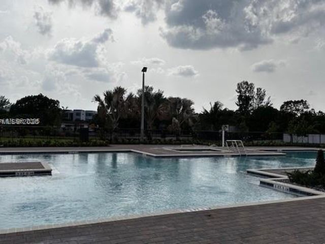 Продажа дома по адресу 12220 NW 23rd Ct 12220 - фото 7446074