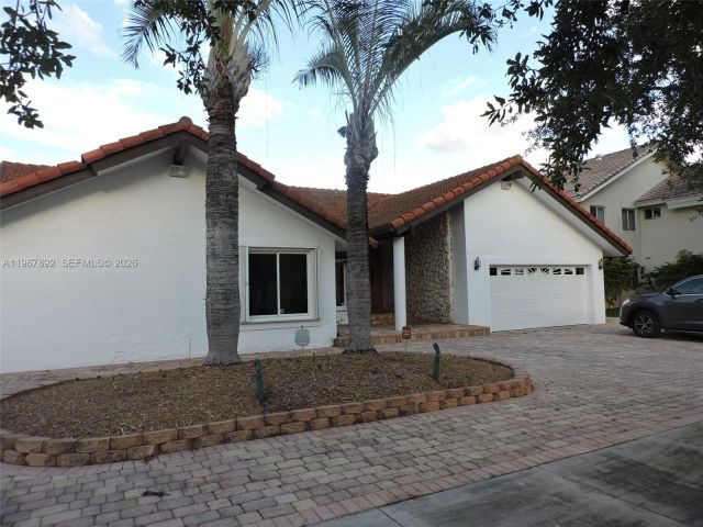 Дом в аренду по адресу 10753 SW 142nd Ct 0 - фото 7449422