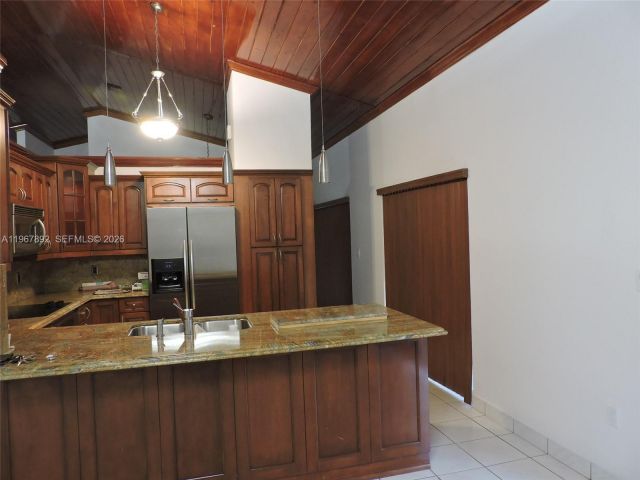 Дом в аренду по адресу 10753 SW 142nd Ct 0 - фото 7449425