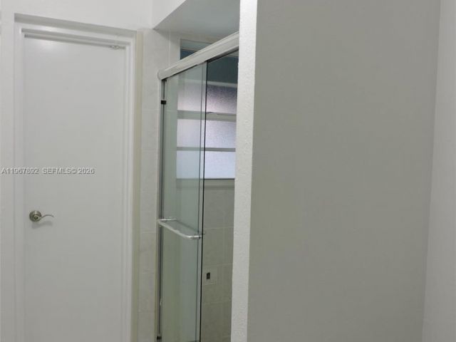 Дом в аренду по адресу 10753 SW 142nd Ct 0 - фото 7449432