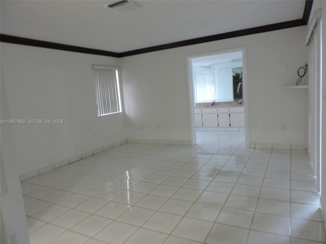 Дом в аренду по адресу 10753 SW 142nd Ct 0 - фото 7449433