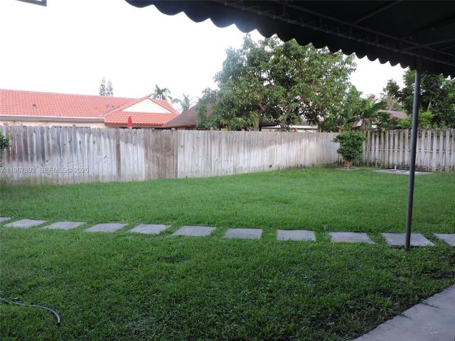 Дом в аренду по адресу 10753 SW 142nd Ct 0 - фото 7449438