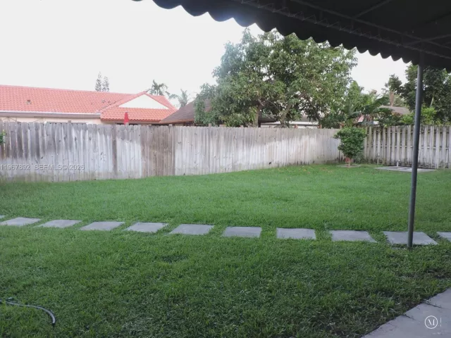 Дом в аренду по адресу 10753 SW 142nd Ct 0 - фото 7580797