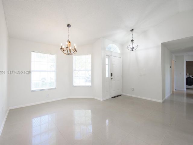 Продажа дома по адресу 452 SE 20th Dr - фото 7492770