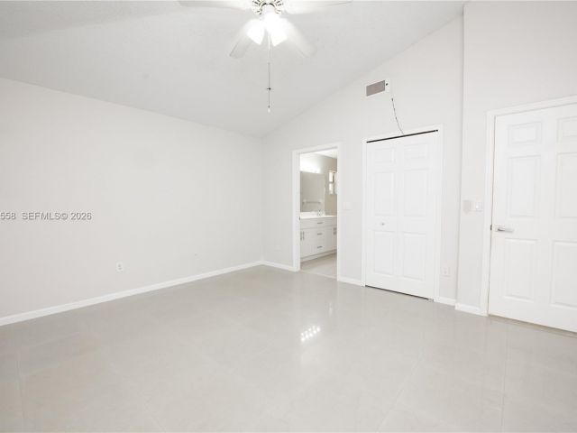 Продажа дома по адресу 452 SE 20th Dr - фото 7492779