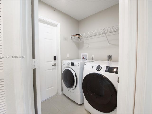 Продажа дома по адресу 452 SE 20th Dr - фото 7492783