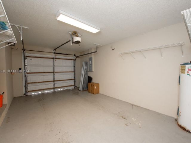 Продажа дома по адресу 452 SE 20th Dr - фото 7492784