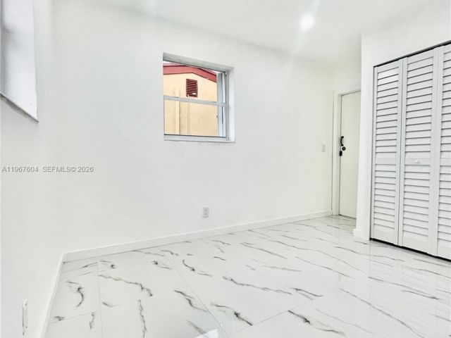 Дом в аренду по адресу 1409 NE 151st Ter 1409 - фото 7480939