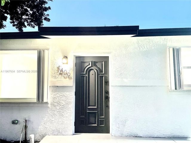 Дом в аренду по адресу 1409 NE 151st Ter 1409 - фото 7480950