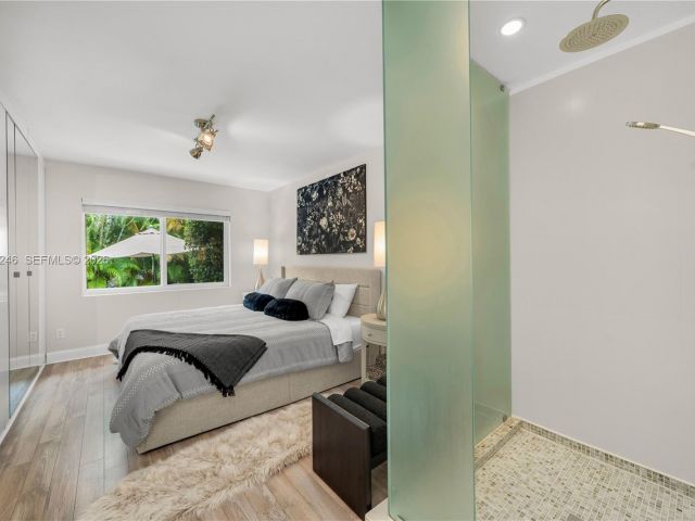 Продажа дома по адресу 736 W 51 st - фото 7517908