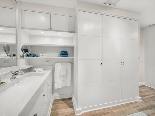 Продажа дома по адресу 736 W 51 st - фото 7517909