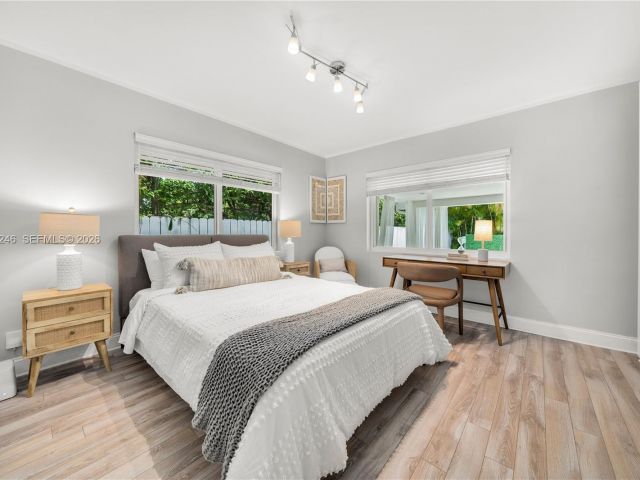 Продажа дома по адресу 736 W 51 st - фото 7517912