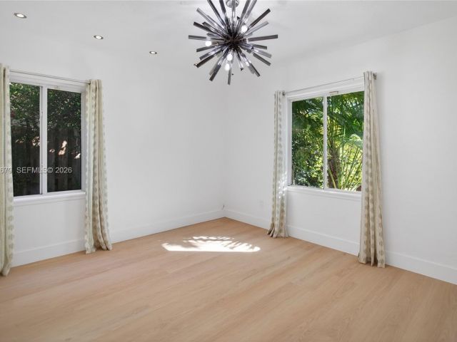 Продажа дома по адресу 1113 N Victoria Park Rd - фото 7483419