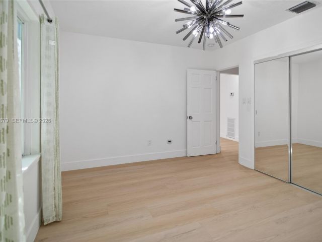 Продажа дома по адресу 1113 N Victoria Park Rd - фото 7483421