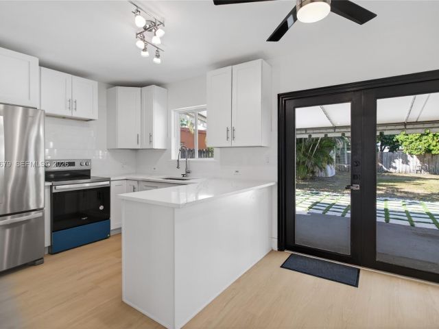 Продажа дома по адресу 1113 N Victoria Park Rd - фото 7483424