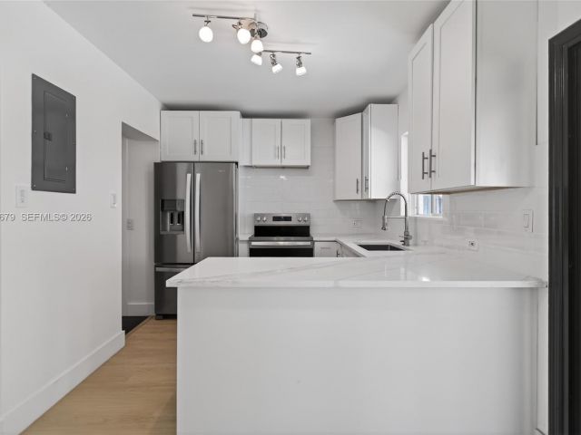 Продажа дома по адресу 1113 N Victoria Park Rd - фото 7483425