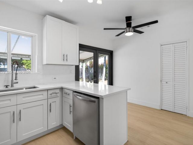 Продажа дома по адресу 1113 N Victoria Park Rd - фото 7483426