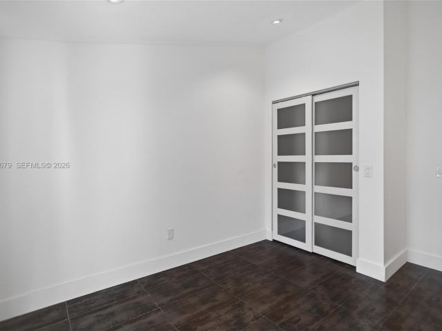 Продажа дома по адресу 1113 N Victoria Park Rd - фото 7483429