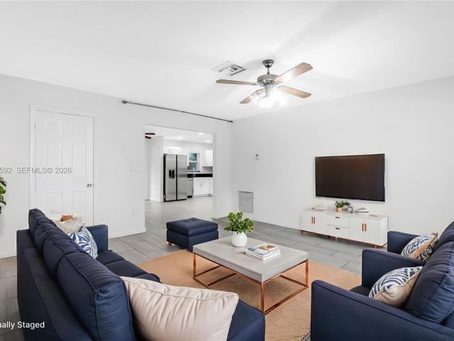 Продажа дома по адресу 3430 N 65th Ave - фото 7535048