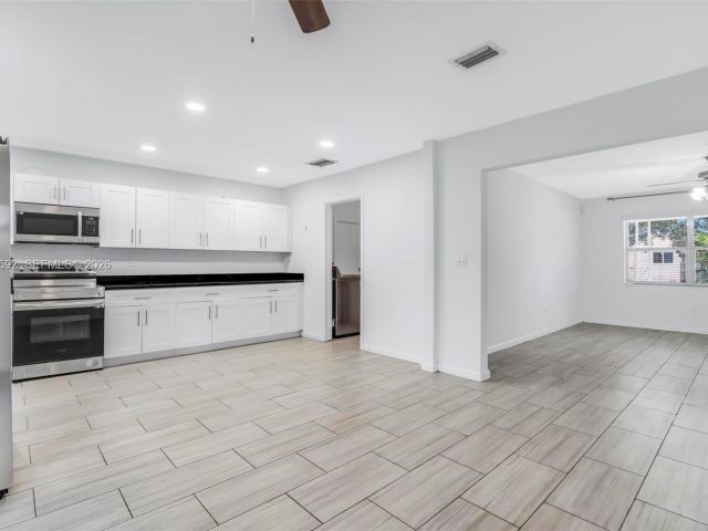 Продажа дома по адресу 3430 N 65th Ave - фото 7535050