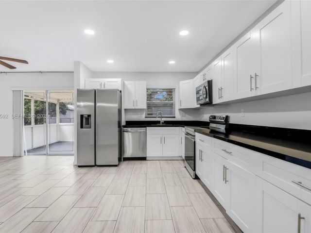 Продажа дома по адресу 3430 N 65th Ave - фото 7535051