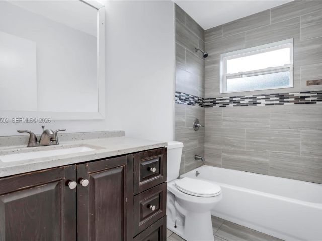 Продажа дома по адресу 3430 N 65th Ave - фото 7535063