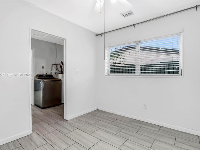 Продажа дома по адресу 3430 N 65th Ave - фото 7535065