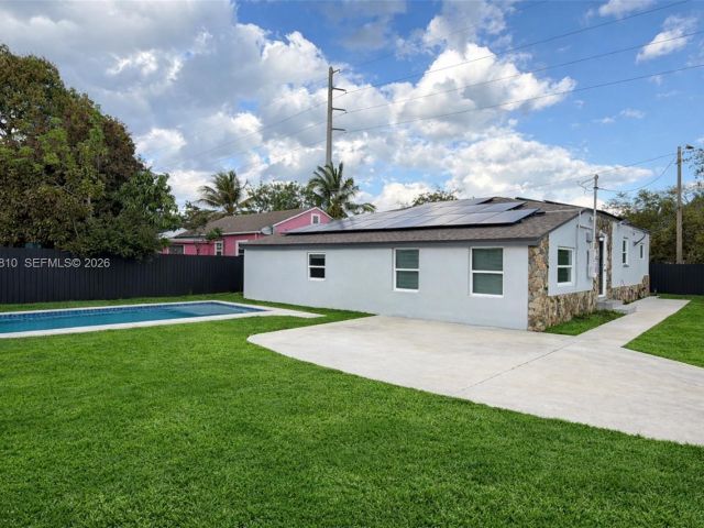 Продажа дома по адресу 4500 NW 3rd Ave - фото 7446109