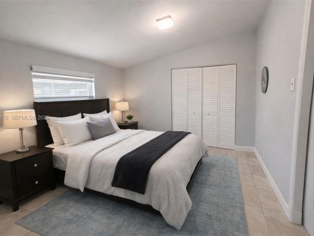 Продажа дома по адресу 4500 NW 3rd Ave - фото 7446113